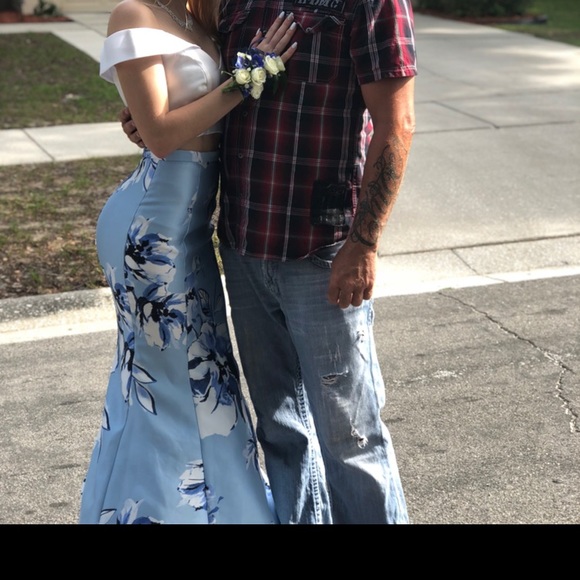 Mermaid style two piece prom dress - Picture 2 of 4